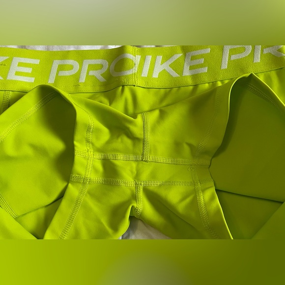 Nike Pro Neon Lime Dri-Fit Women's Bike Shorts - Picture 8 of 13